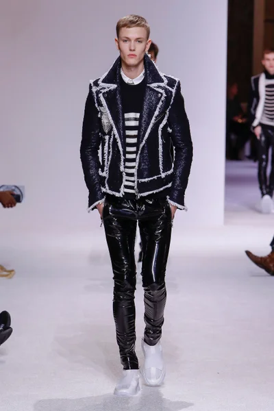Look 63